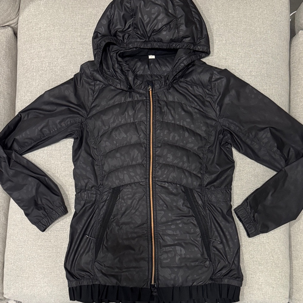 Lululemon Black Lightweight Down Jacket with Removable Hood Sz 6